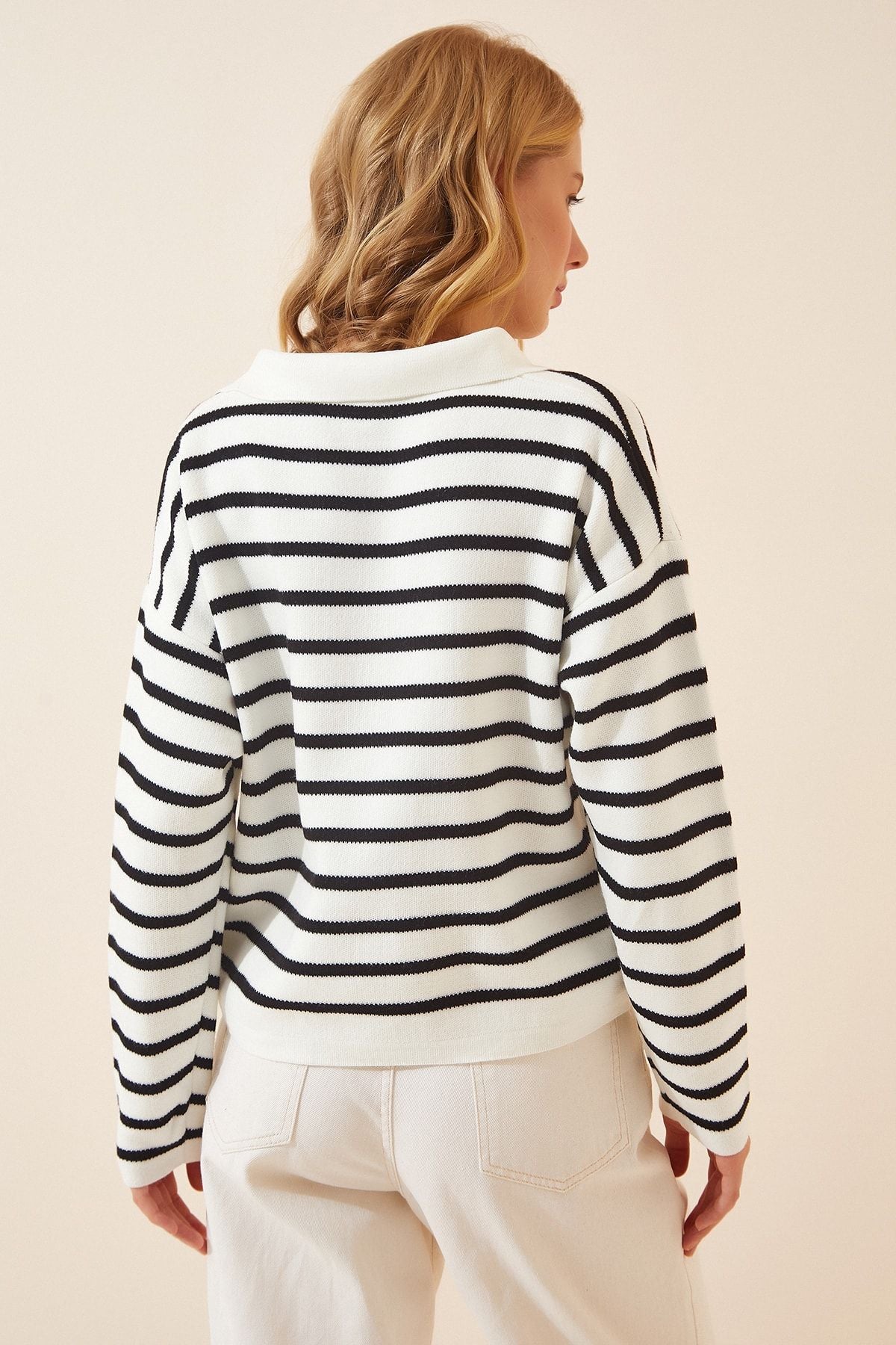 Sweater - White - Crop - All About Eg